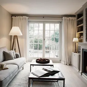 Von Deska - Ivy House Aparthotel